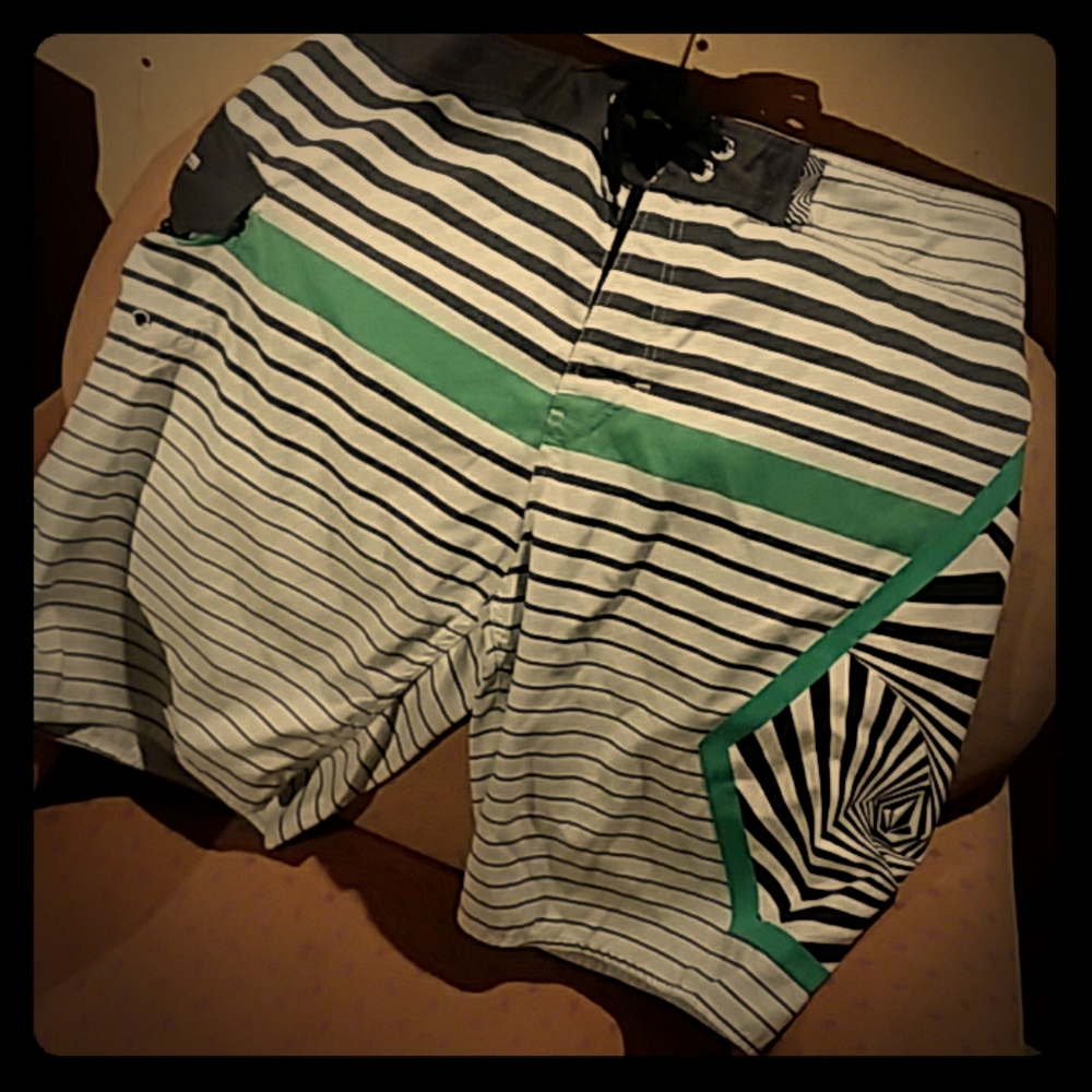 Volcom shorts